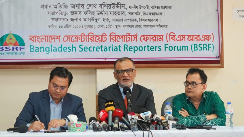 ট্রান্সশিপমেন্ট বাতিলে ২ হাজার কোটি টাকা খরচ বেড়েছে: বাণিজ্য উপদেষ্টা